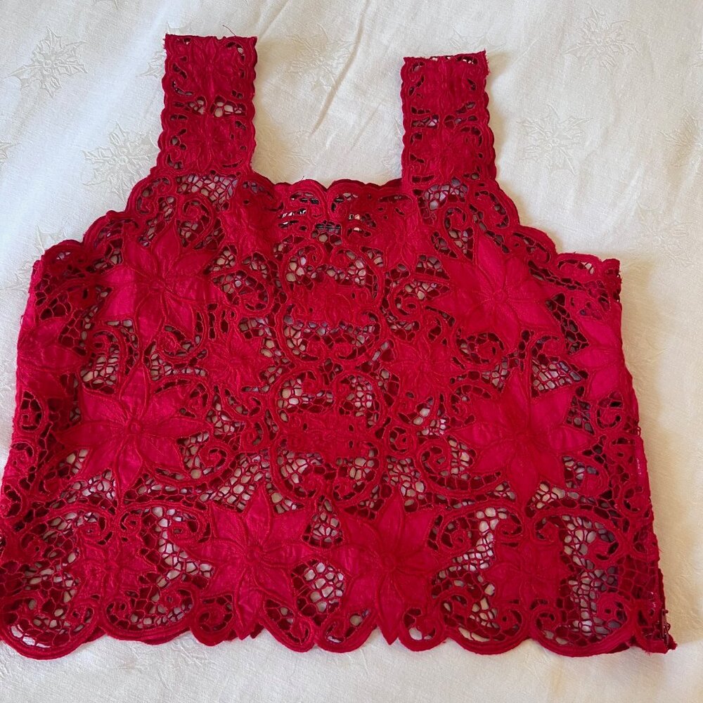 Honey Moon Sleeveless Lace Crop Top